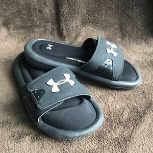 UnderArmour boys slides